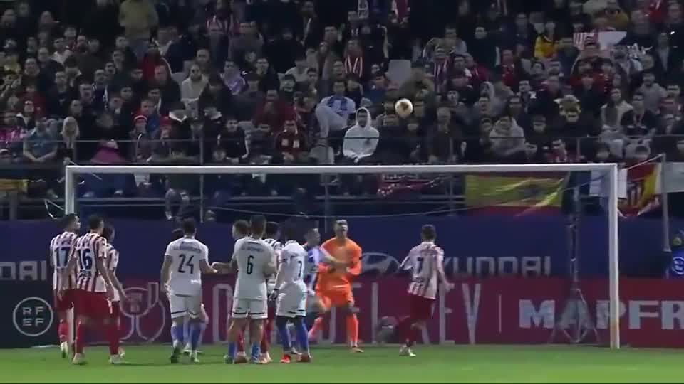 阿斯报预测巴萨首发：克里斯滕森左边卫、拉菲左路、莱万突前