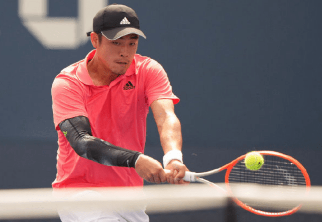 霍芬海姆官方：赫洛热克在训练中遭遇右脚舟骨骨折